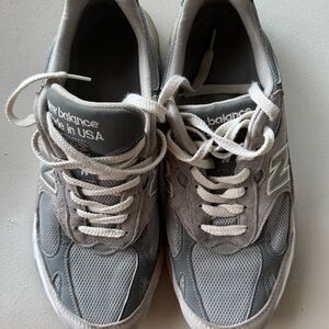 New Balance Men’s 993 size 10.5D used condition. Please check pictures.